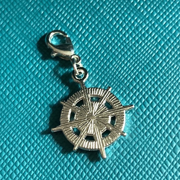 ❤️ NWOT - EFFY Ships Wheel Silvertone Hanging Charm* ❤️ - Picture 7 of 8